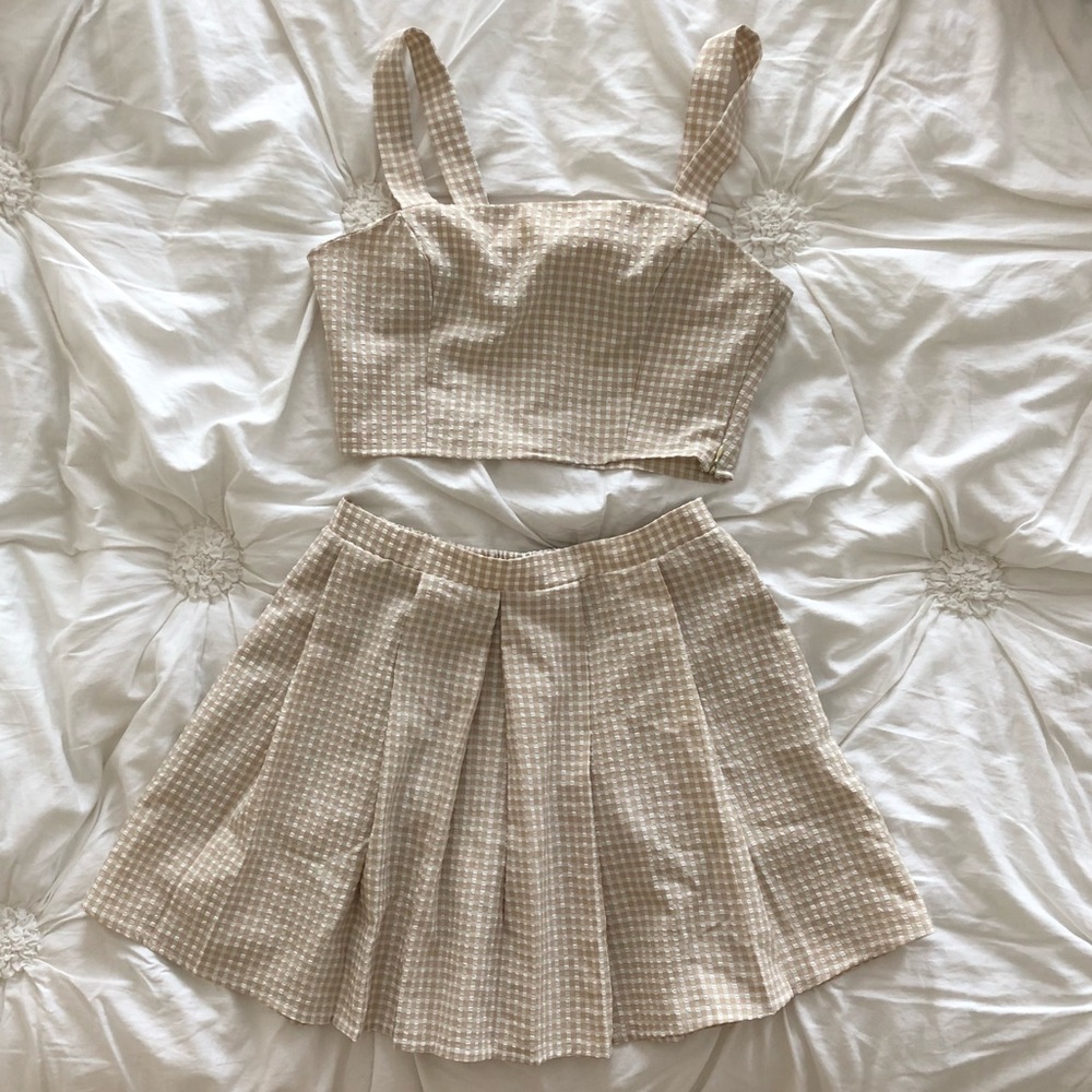 Crop top (skirt not included) Lulu’s